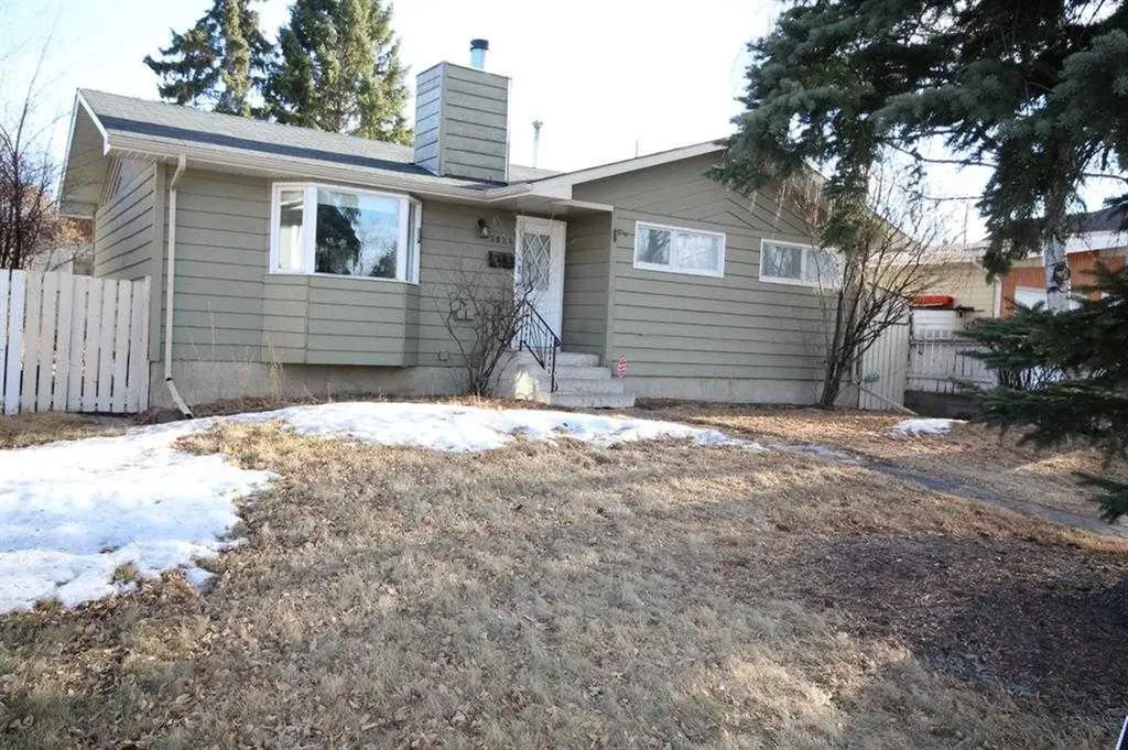3824 Brantford Drive NW Calgary AB T2L 1H9