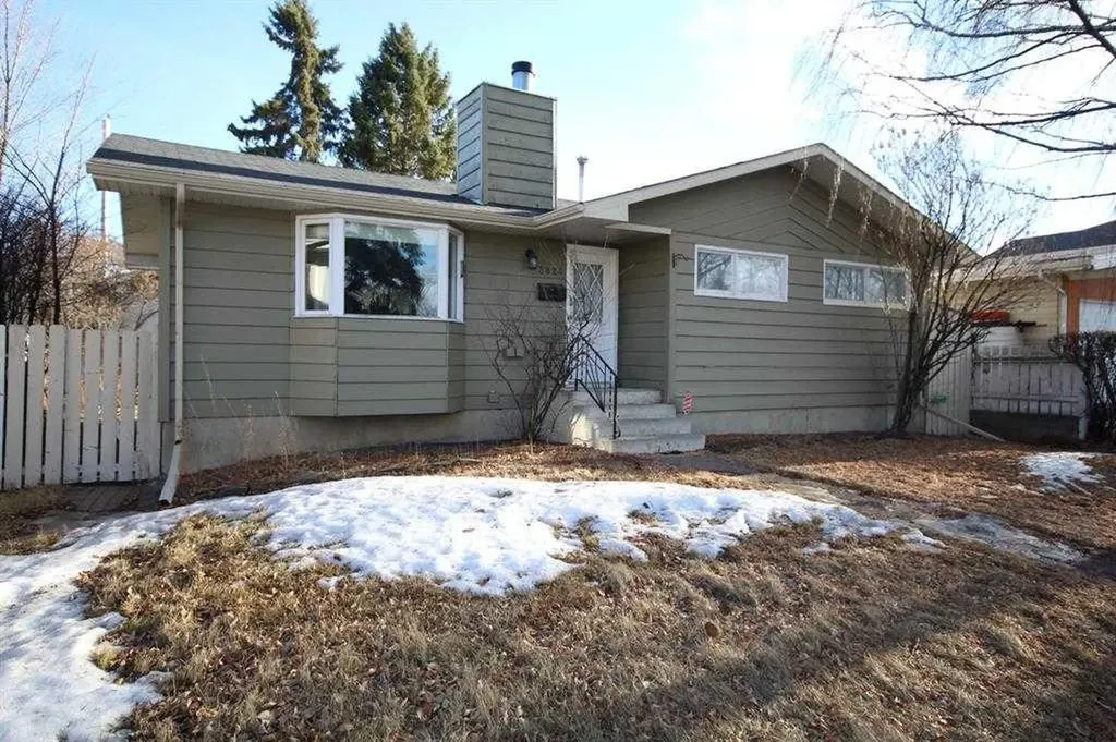 3824 Brantford Drive NW Calgary AB T2L 1H9