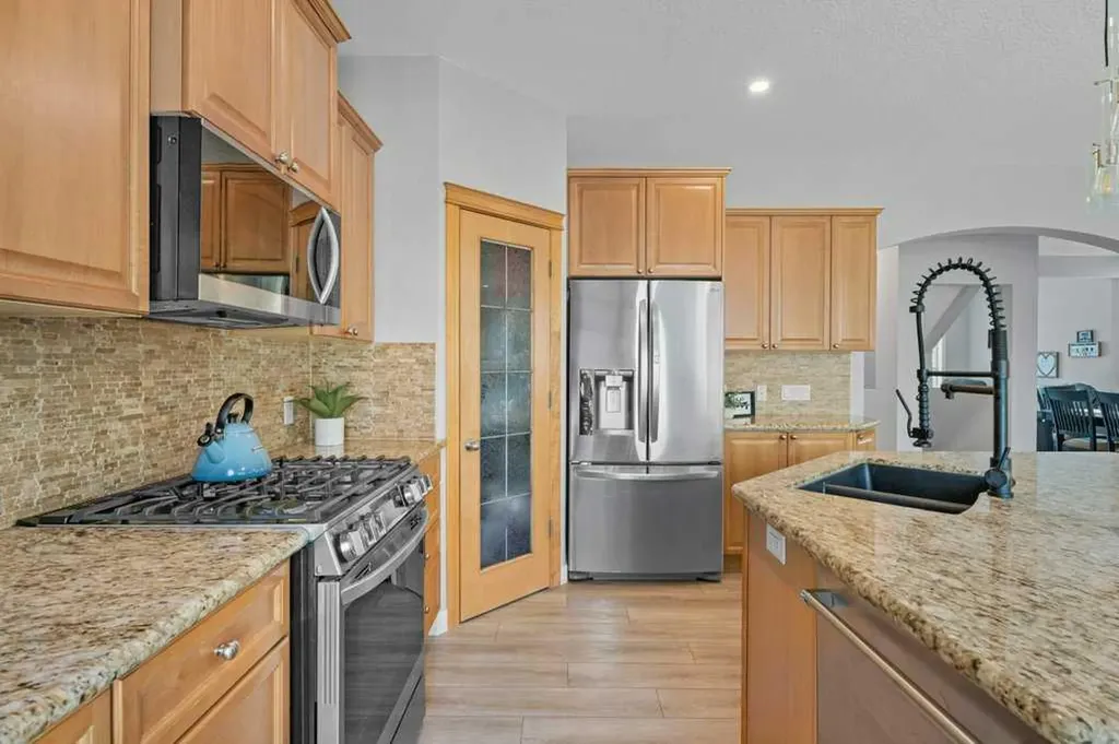 100 Drake Landing Common Okotoks AB T1S 2M7