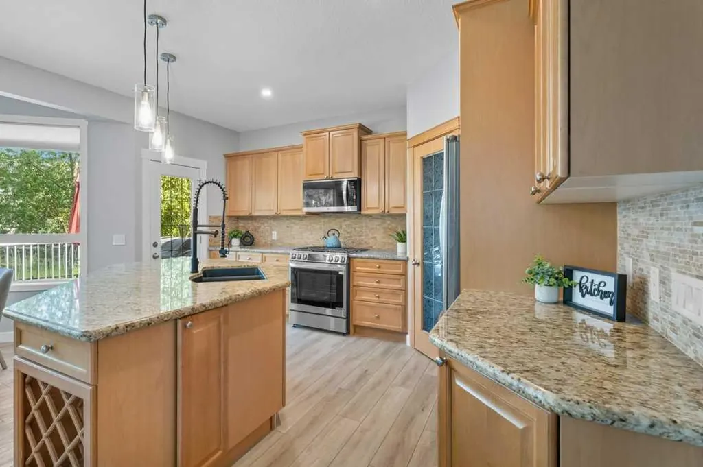 100 Drake Landing Common Okotoks AB T1S 2M7