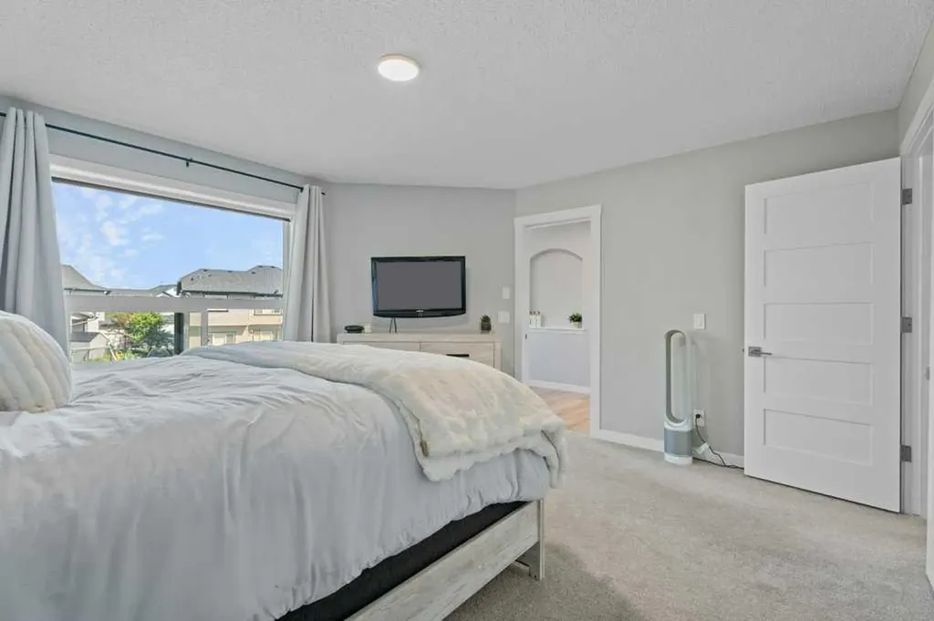 100 Drake Landing Common Okotoks AB T1S 2M7