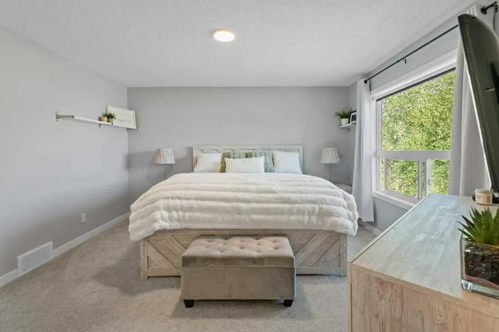 100 Drake Landing Common Okotoks AB T1S 2M7