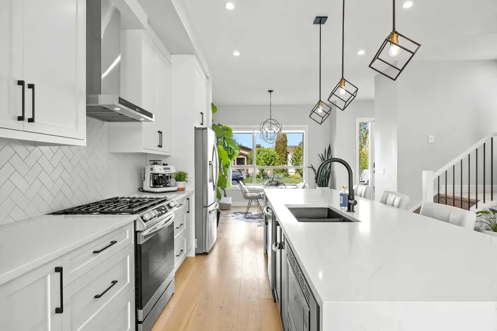 1133 Radnor Avenue NE Calgary AB T2E 5H7