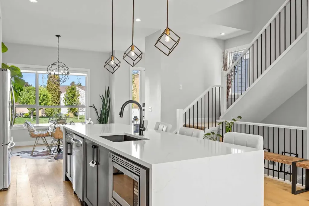 1133 Radnor Avenue NE Calgary AB T2E 5H7