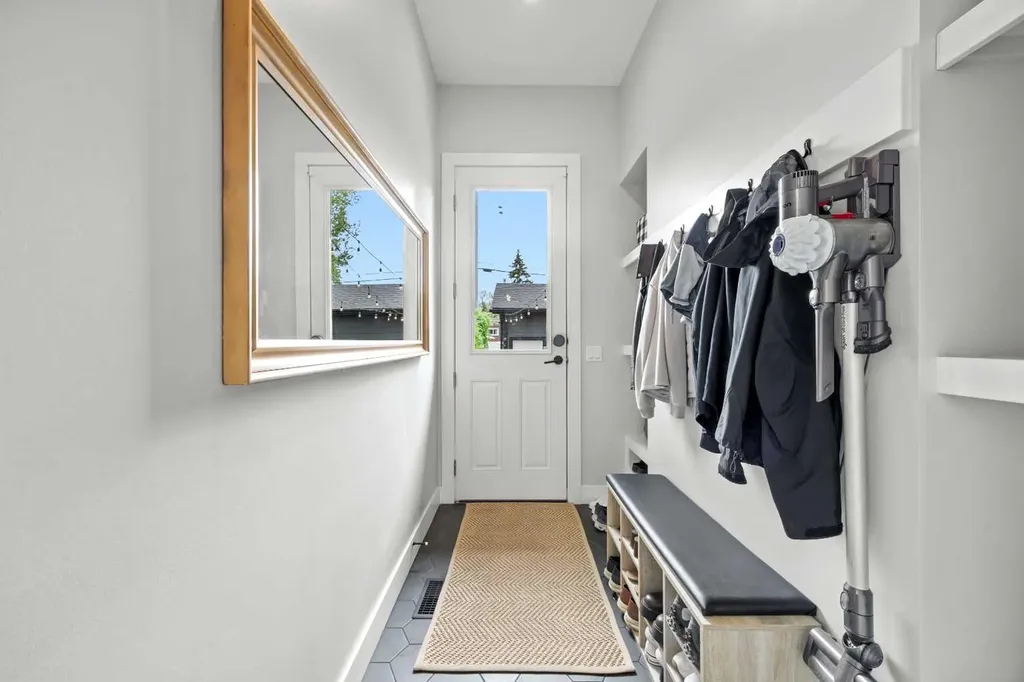 1133 Radnor Avenue NE Calgary AB T2E 5H7