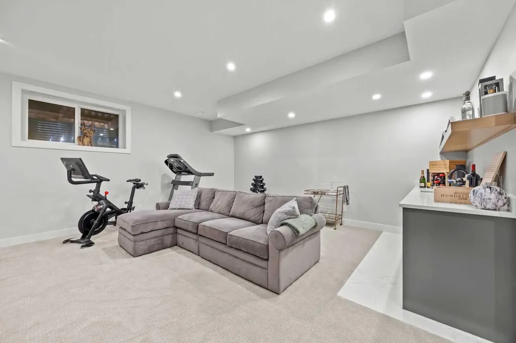 1133 Radnor Avenue NE Calgary AB T2E 5H7
