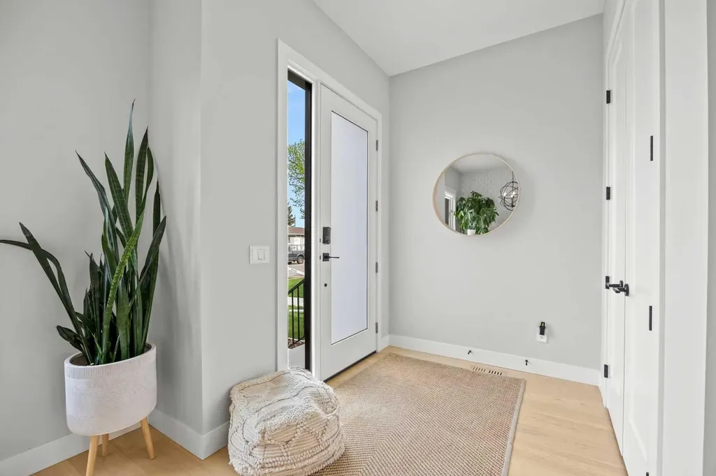 1133 Radnor Avenue NE Calgary AB T2E 5H7
