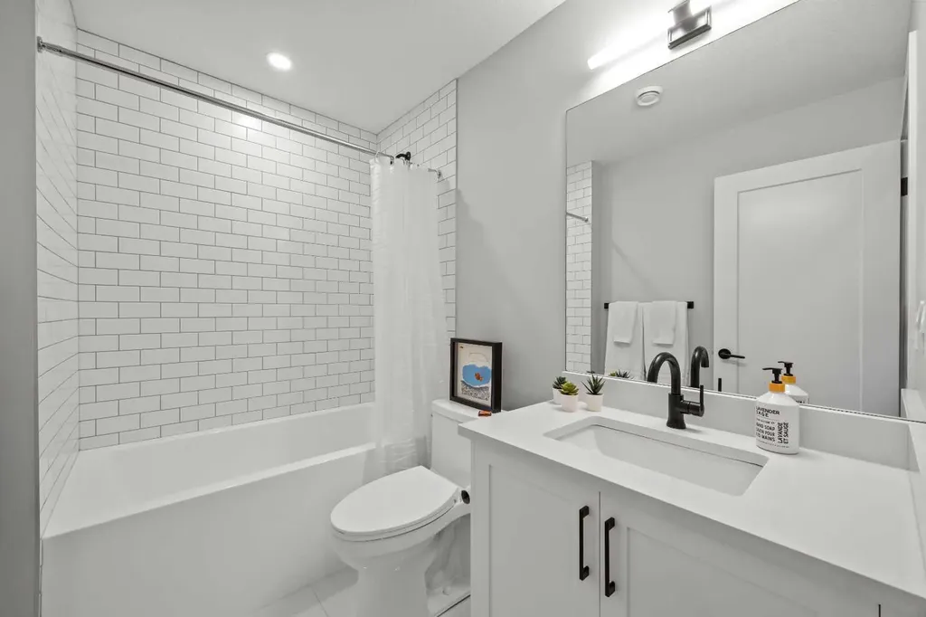 1133 Radnor Avenue NE Calgary AB T2E 5H7