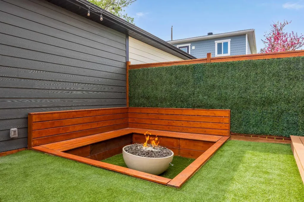 1133 Radnor Avenue NE Calgary AB T2E 5H7