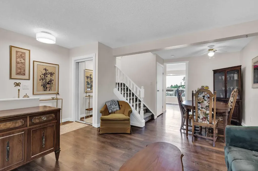 54 Bermondsey Road NW Calgary AB T3K 1V3