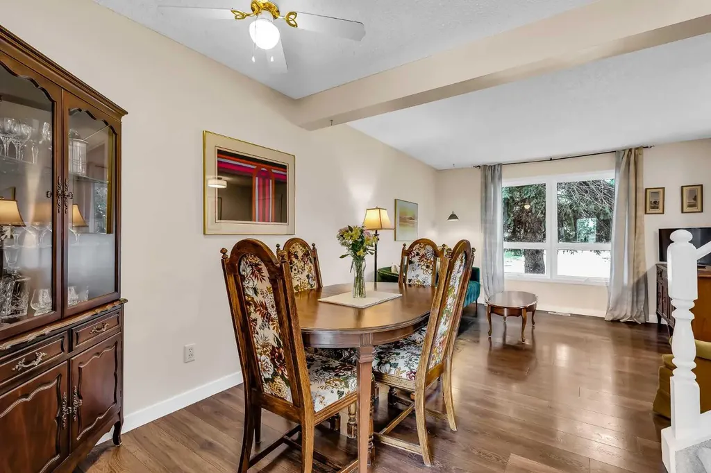 54 Bermondsey Road NW Calgary AB T3K 1V3