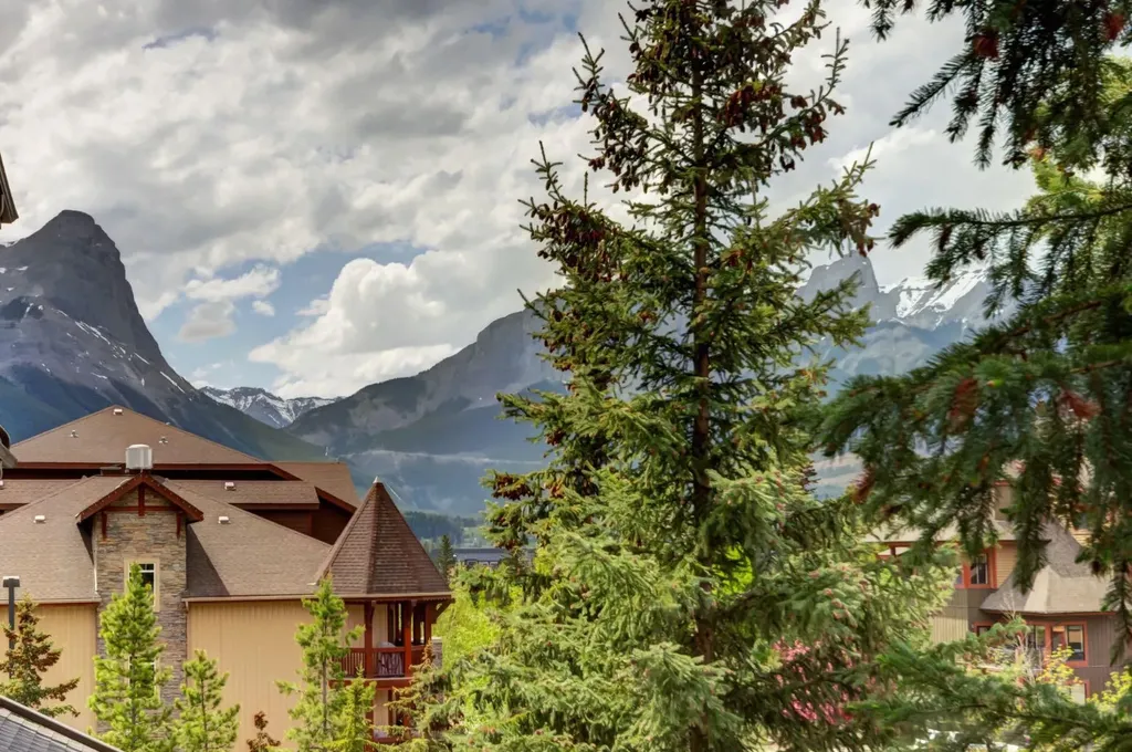 186 Kananaskis Way Canmore AB T1W 0A2