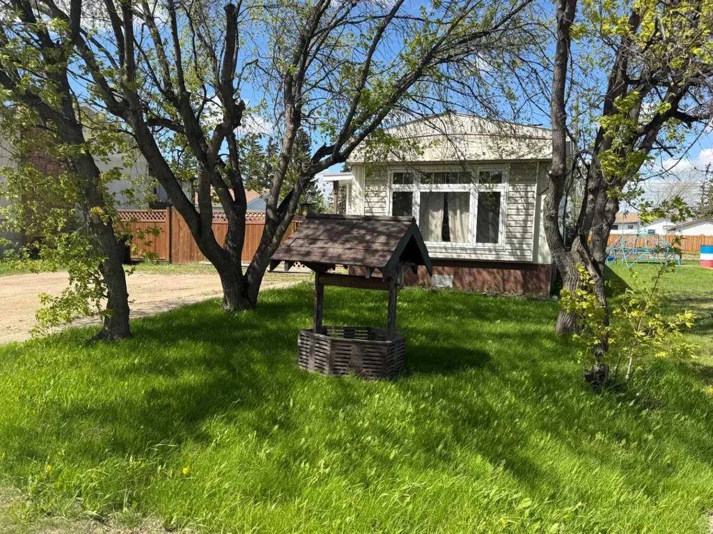 120 3 Avenue SW Falher AB T0H 1M0