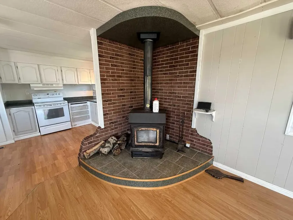 120 3 Avenue SW Falher AB T0H 1M0