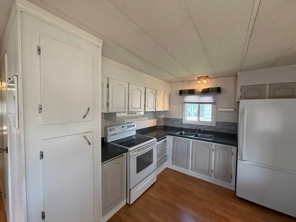 120 3 Avenue SW Falher AB T0H 1M0