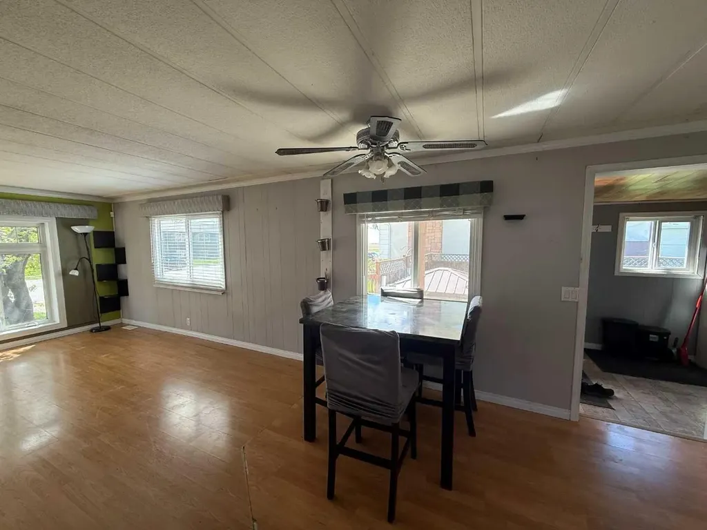 120 3 Avenue SW Falher AB T0H 1M0