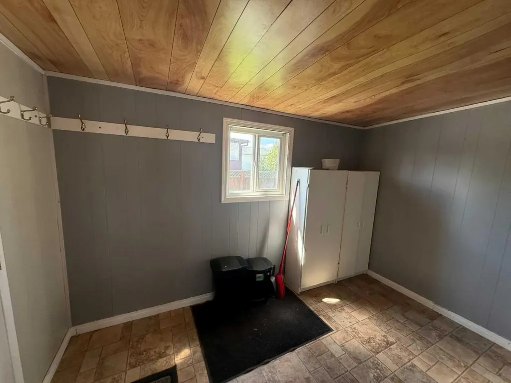 120 3 Avenue SW Falher AB T0H 1M0