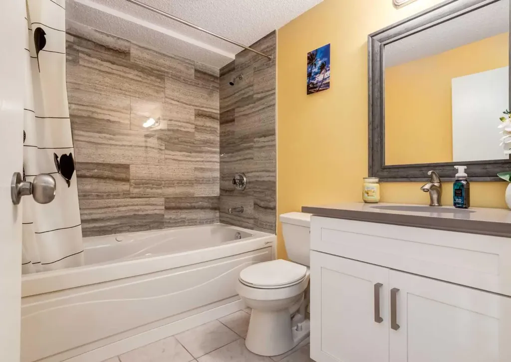 927 124 Avenue SW Calgary AB T2W 1T2