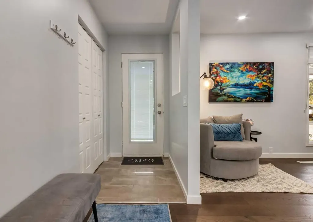 927 124 Avenue SW Calgary AB T2W 1T2