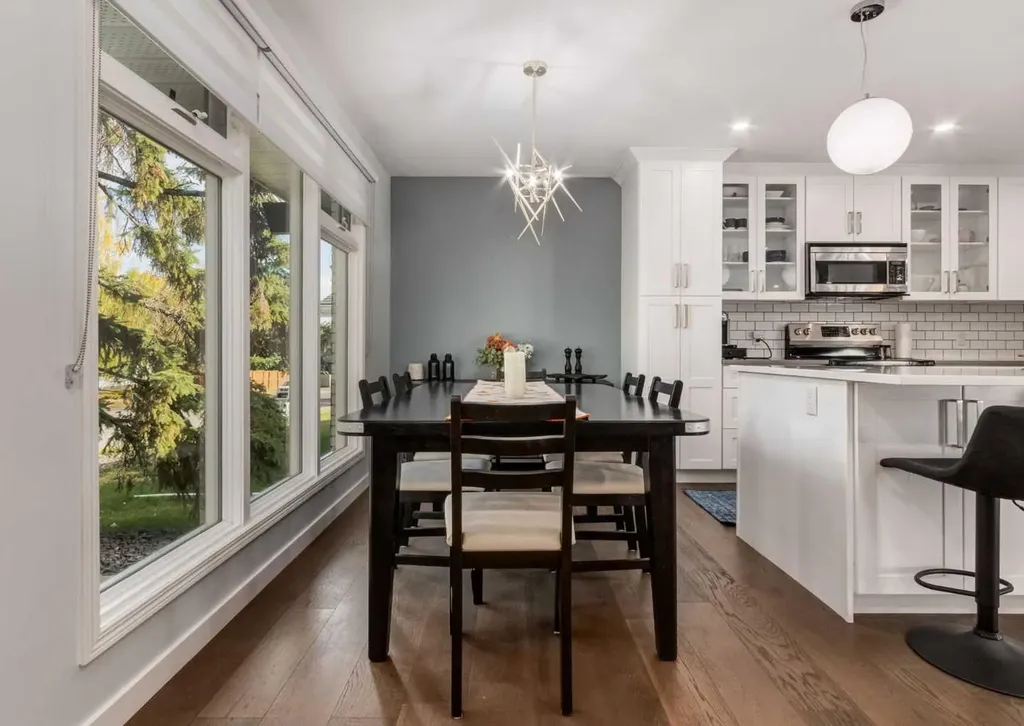 927 124 Avenue SW Calgary AB T2W 1T2