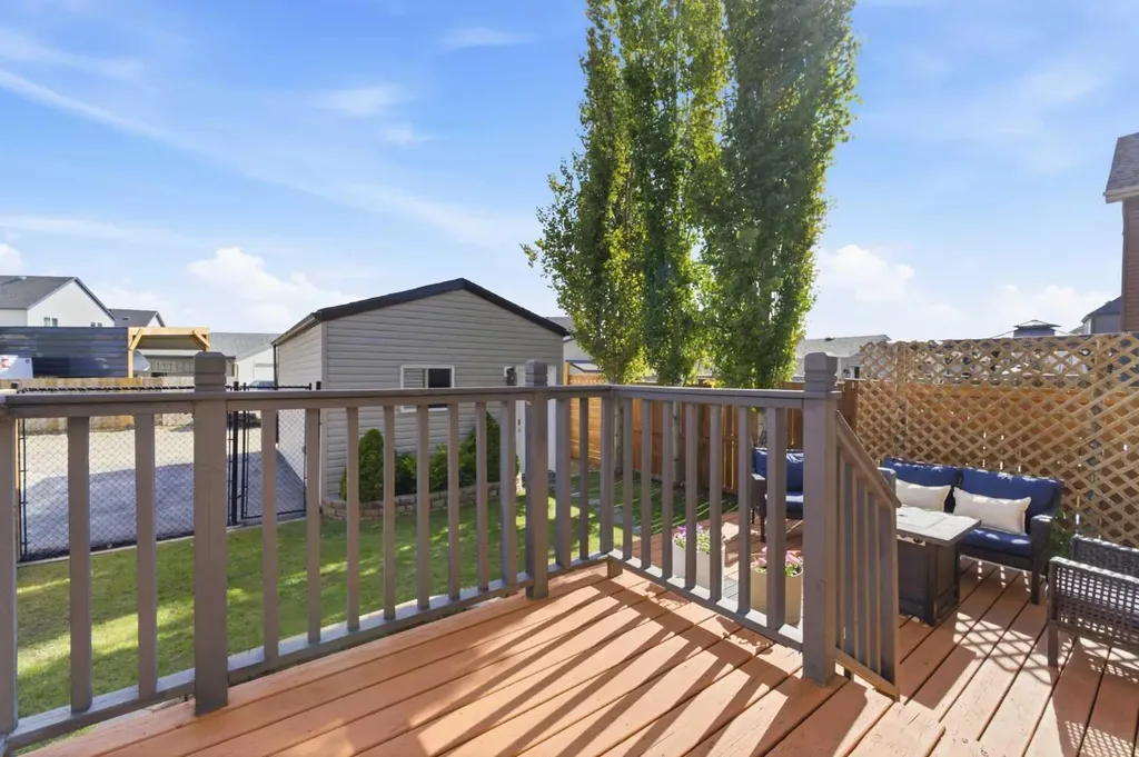394 Copperpond Boulevard SE Calgary AB T2Z 0Z7