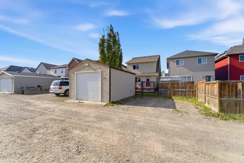 394 Copperpond Boulevard SE Calgary AB T2Z 0Z7