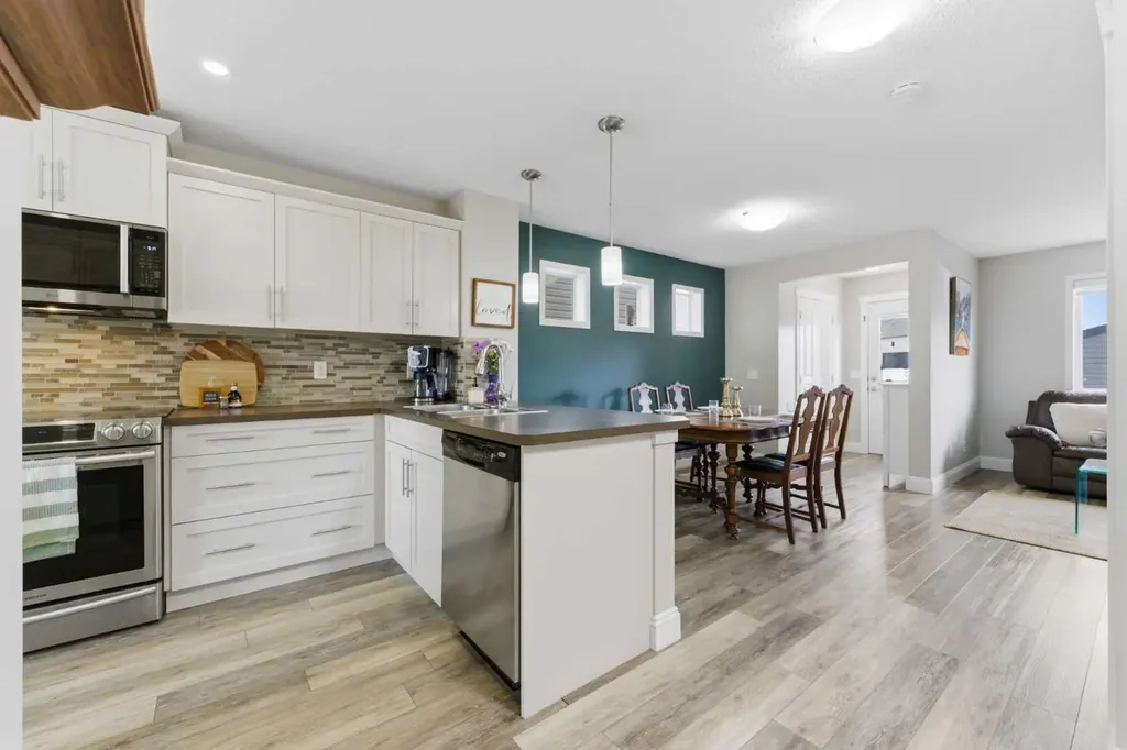 394 Copperpond Boulevard SE Calgary AB T2Z 0Z7