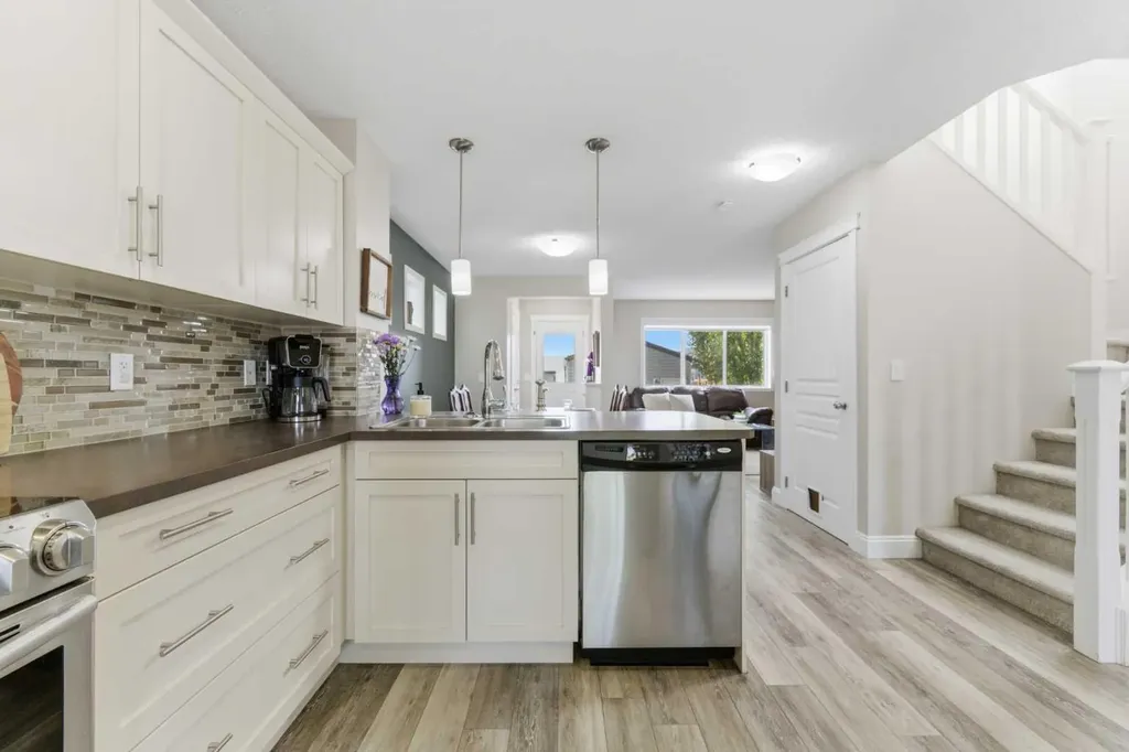 394 Copperpond Boulevard SE Calgary AB T2Z 0Z7