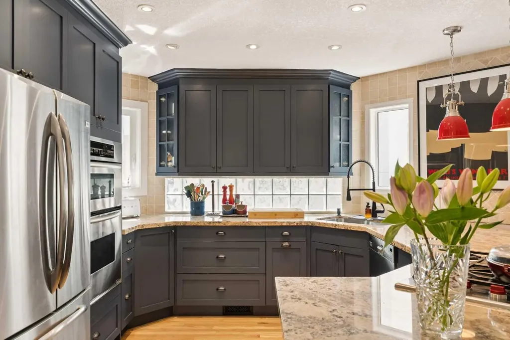 2235 27 Street SW Calgary AB T3E 2E9