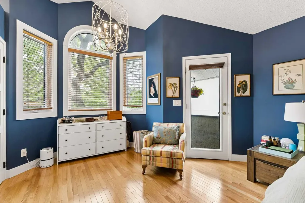 2235 27 Street SW Calgary AB T3E 2E9