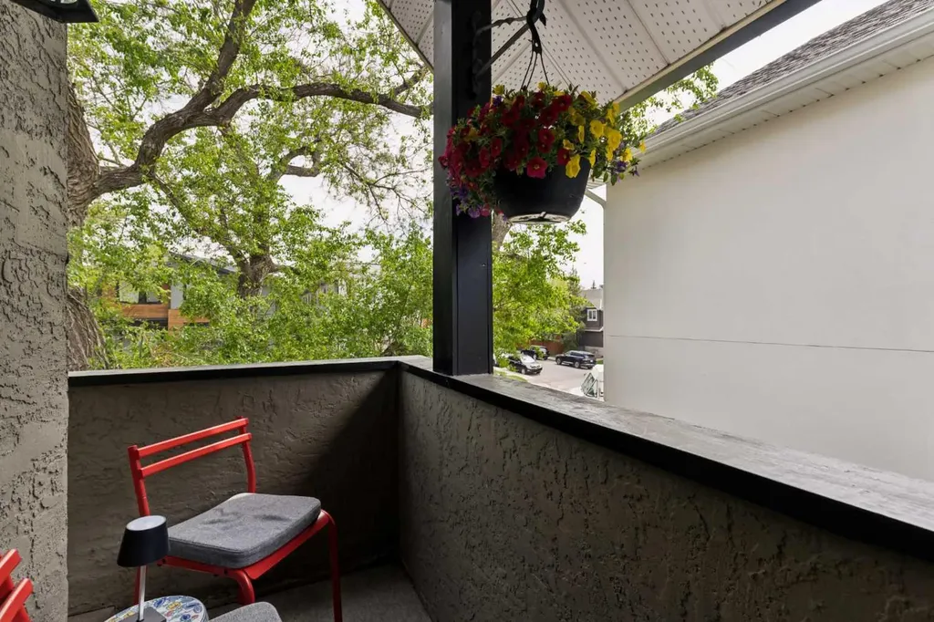 2235 27 Street SW Calgary AB T3E 2E9