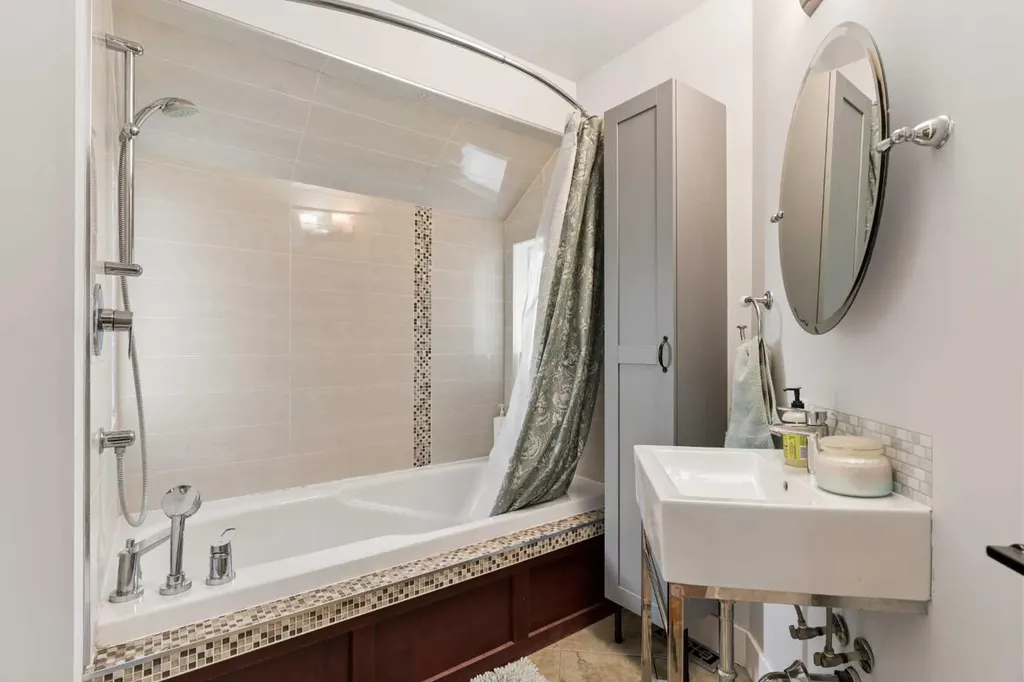 2235 27 Street SW Calgary AB T3E 2E9