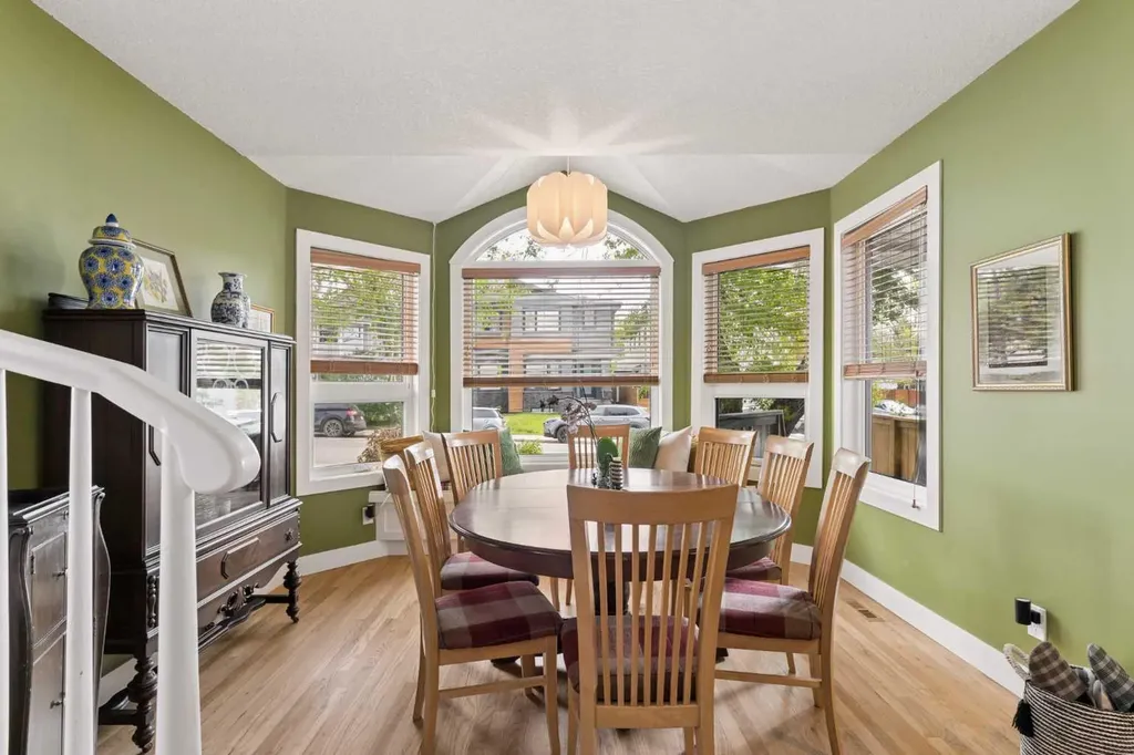 2235 27 Street SW Calgary AB T3E 2E9