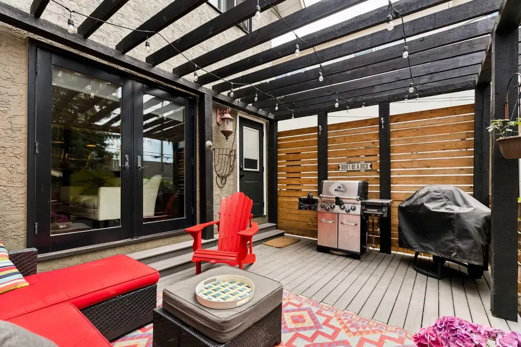 2235 27 Street SW Calgary AB T3E 2E9