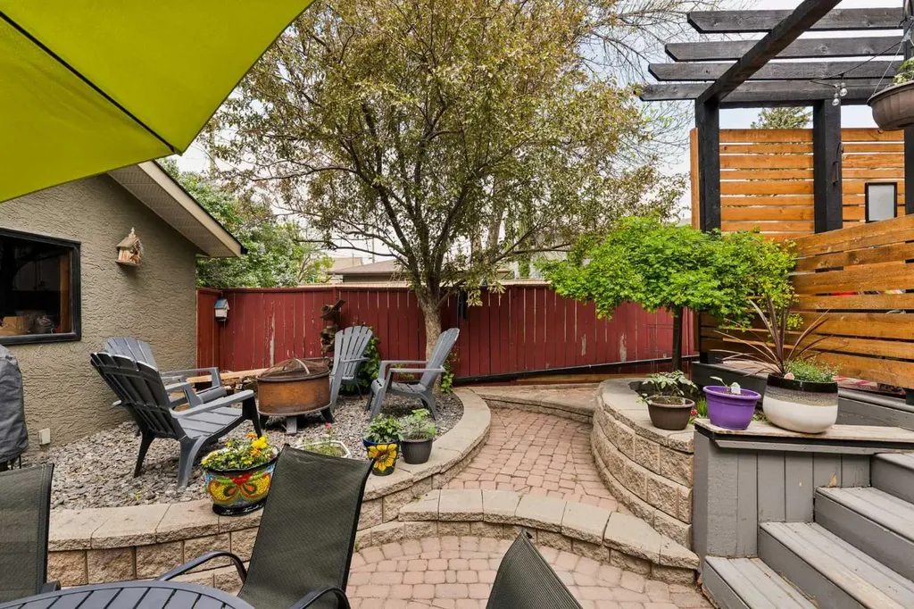 2235 27 Street SW Calgary AB T3E 2E9