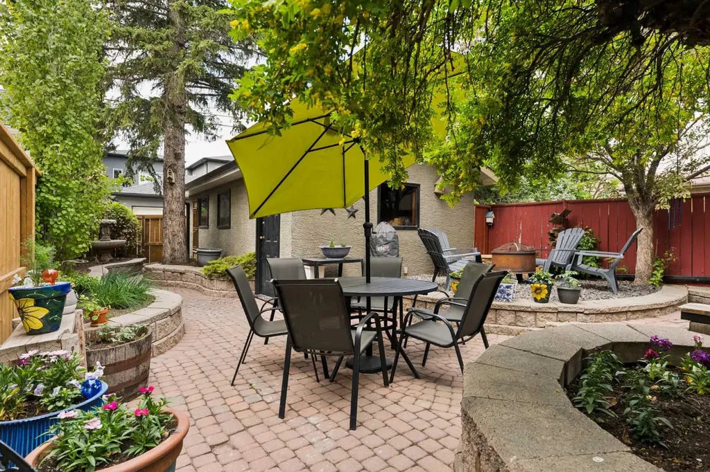 2235 27 Street SW Calgary AB T3E 2E9