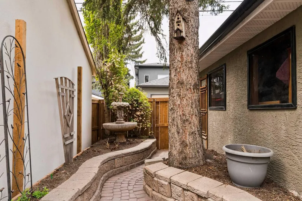 2235 27 Street SW Calgary AB T3E 2E9