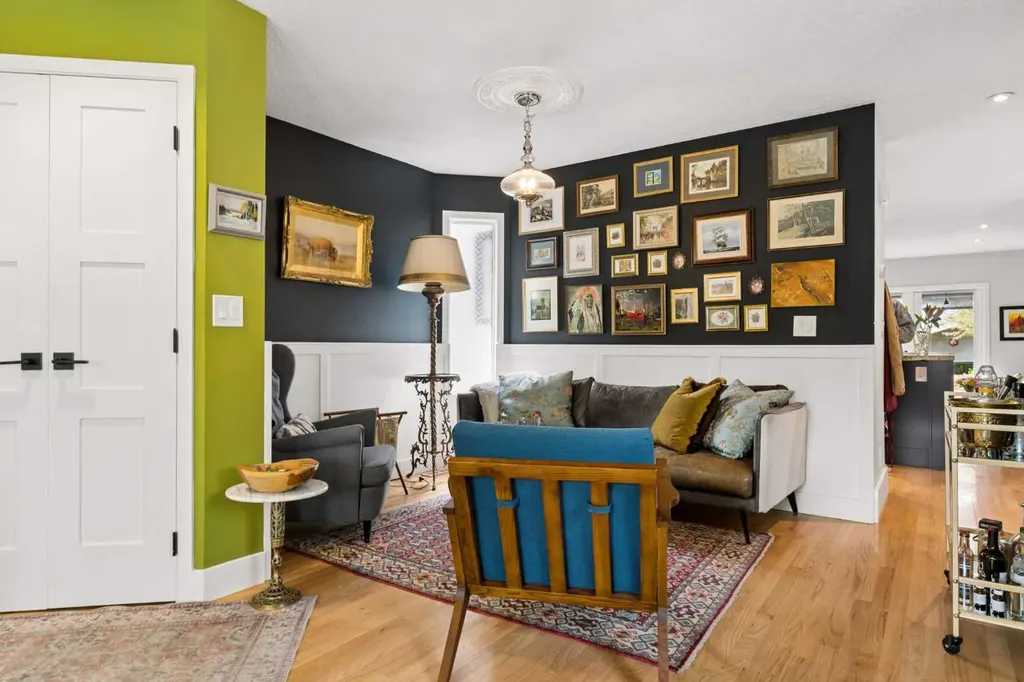 2235 27 Street SW Calgary AB T3E 2E9