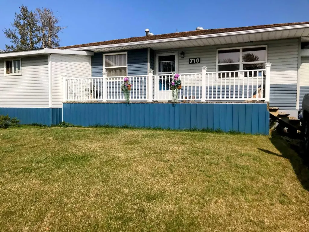 710 3 Avenue Fox Creek AB T0H 1P0