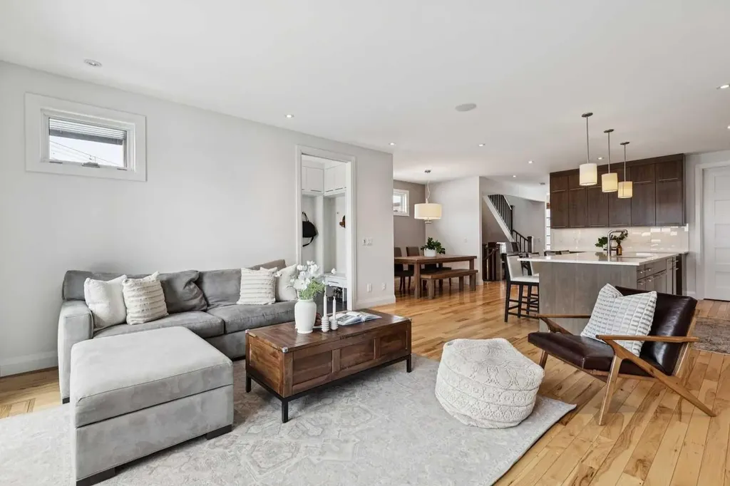 2707 1 Avenue NW Calgary AB T2N 0C7