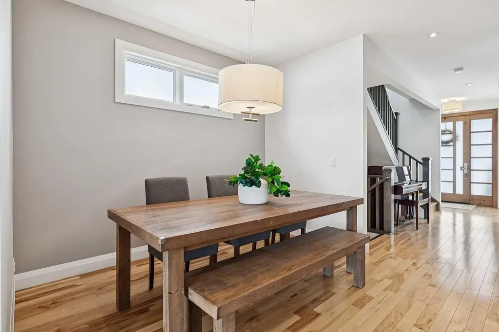 2707 1 Avenue NW Calgary AB T2N 0C7