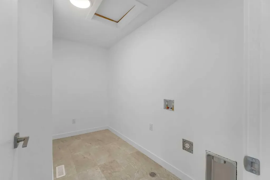 416 Watercrest Place Chestermere AB T1X 2Y7