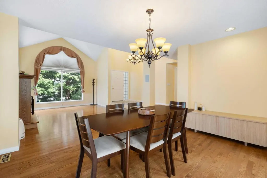 49 Scandia Hill NW Calgary AB T3L1T8