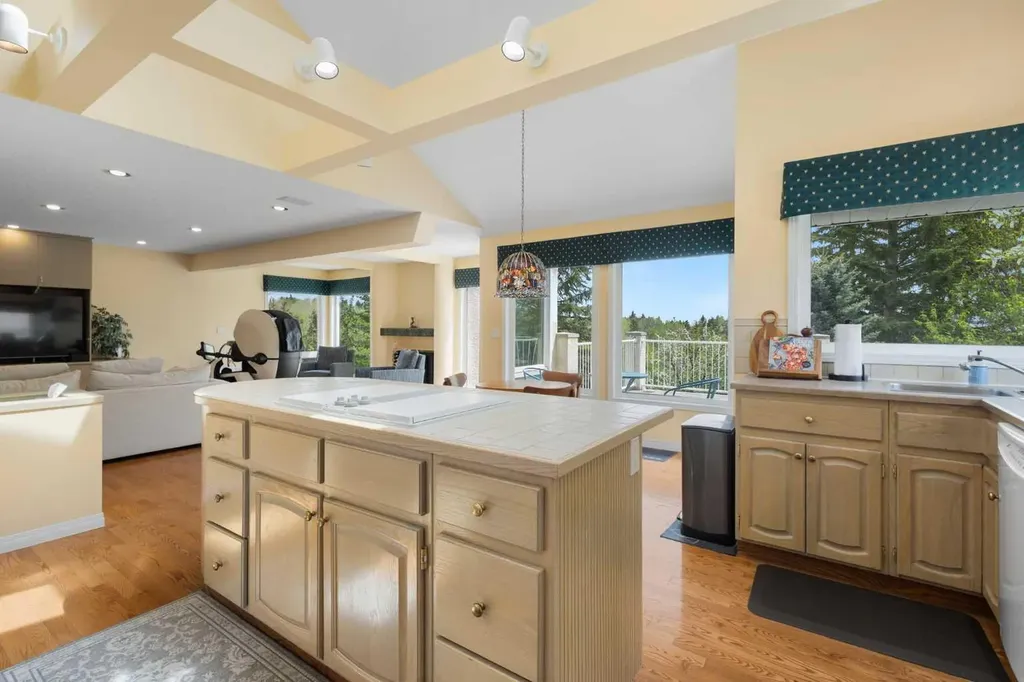 49 Scandia Hill NW Calgary AB T3L1T8