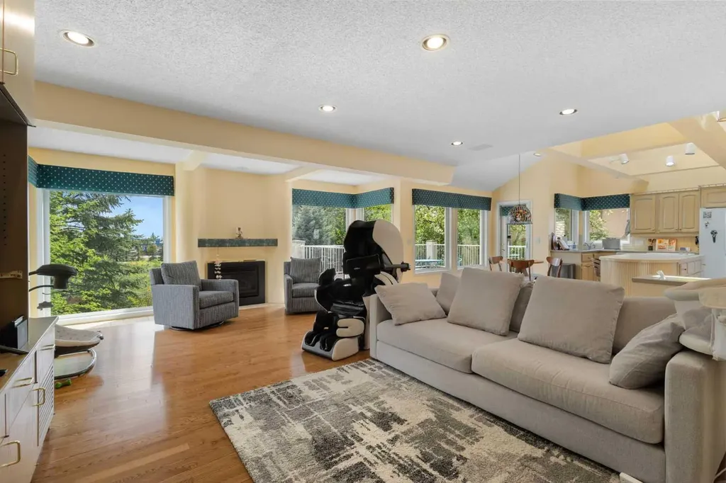 49 Scandia Hill NW Calgary AB T3L1T8