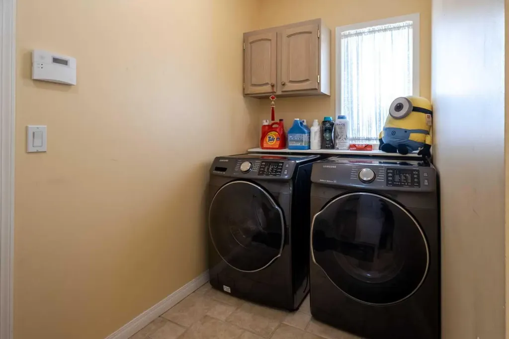 49 Scandia Hill NW Calgary AB T3L1T8