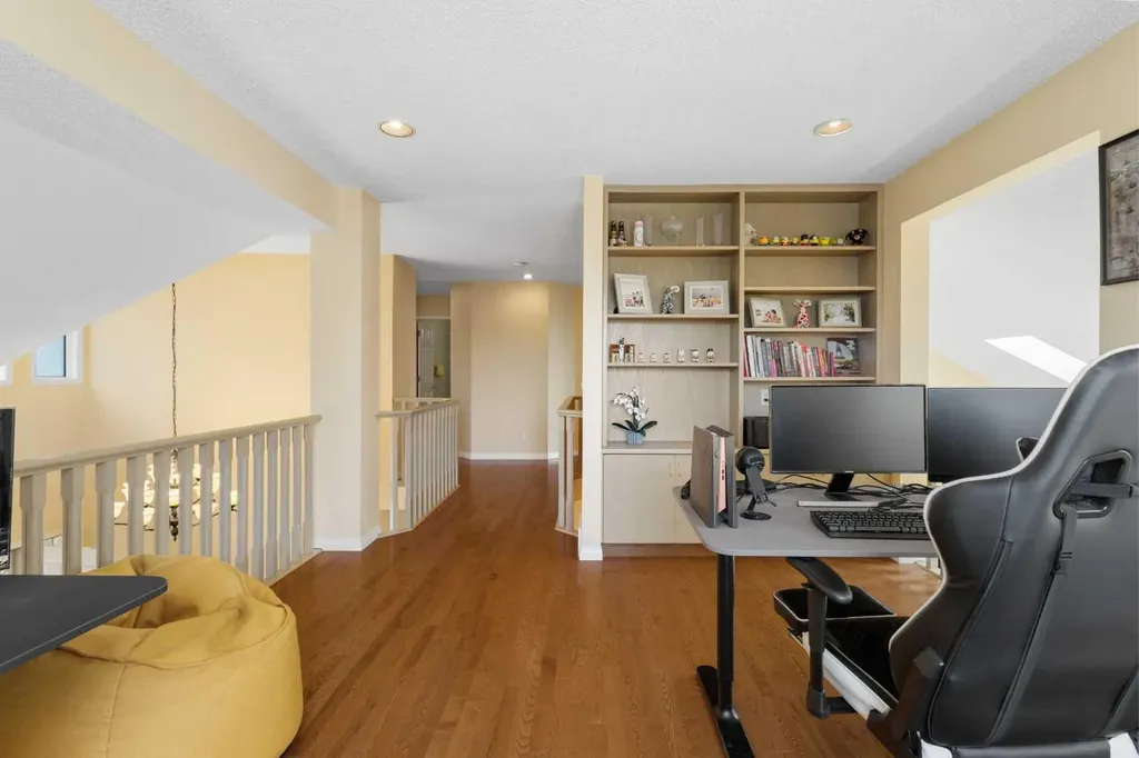49 Scandia Hill NW Calgary AB T3L1T8