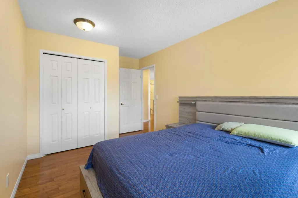 49 Scandia Hill NW Calgary AB T3L1T8