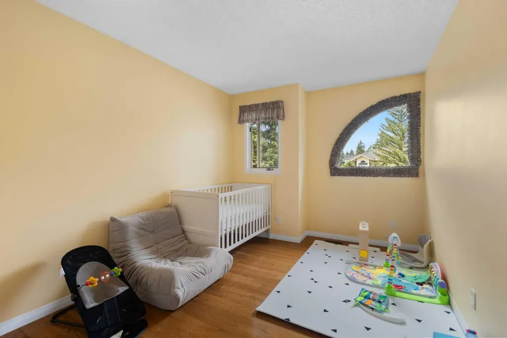 49 Scandia Hill NW Calgary AB T3L1T8