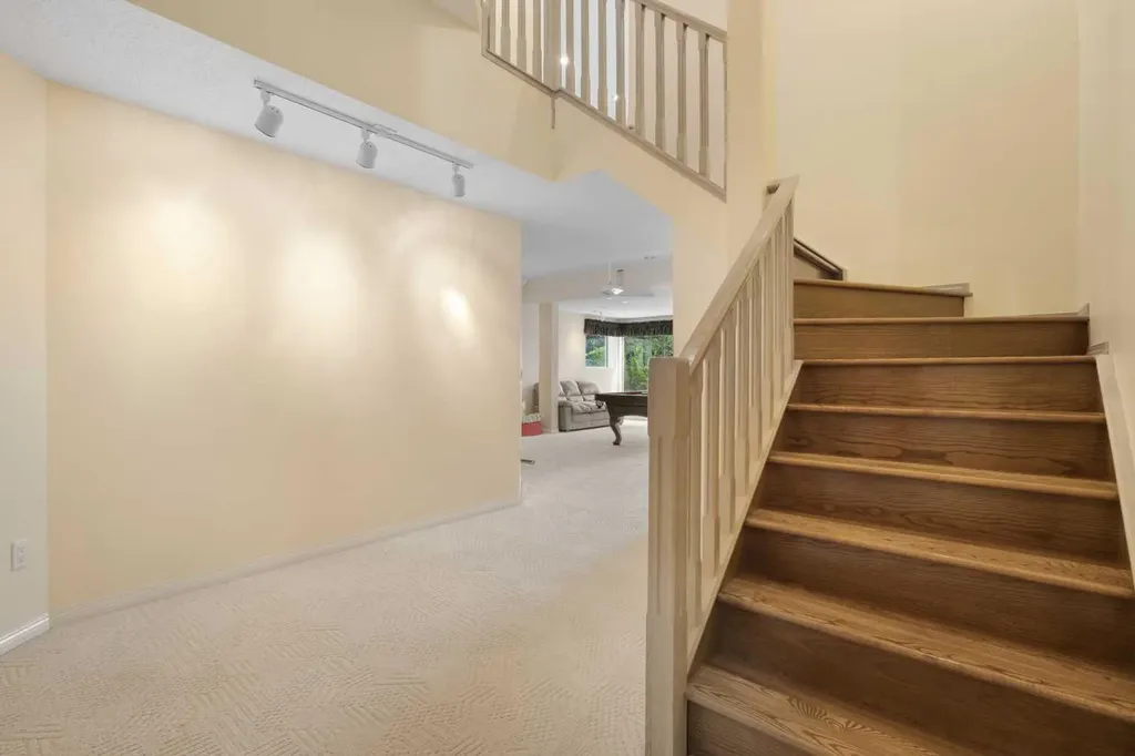 49 Scandia Hill NW Calgary AB T3L1T8